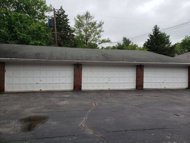 Building Photo - 2149 Evergreen