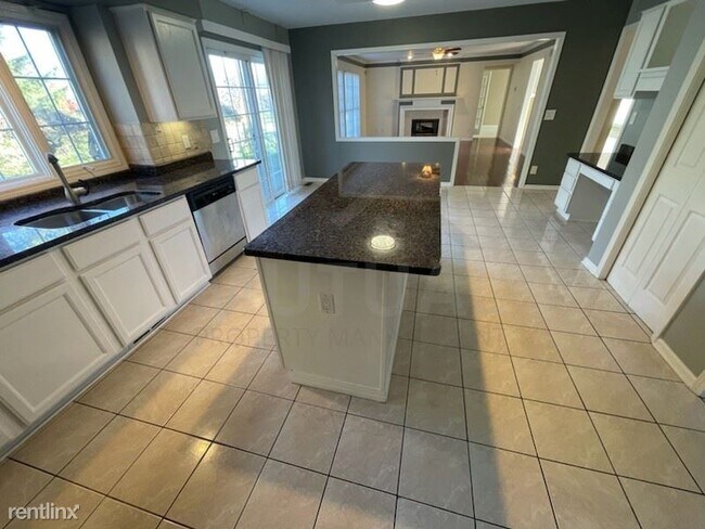 Foto del edificio - 4 br, 3.5 bath House - 46869 Mornington Rd