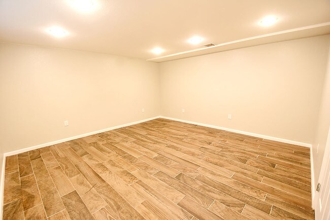 Foto del edificio - 401 W Brookside Dr