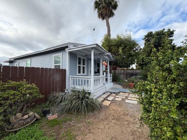 Building Photo - Charming 2-Bed, 1-Bath Home in San Diego (92102)