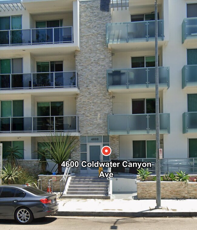 Foto del edificio - 4600 Coldwater Canyon Ave