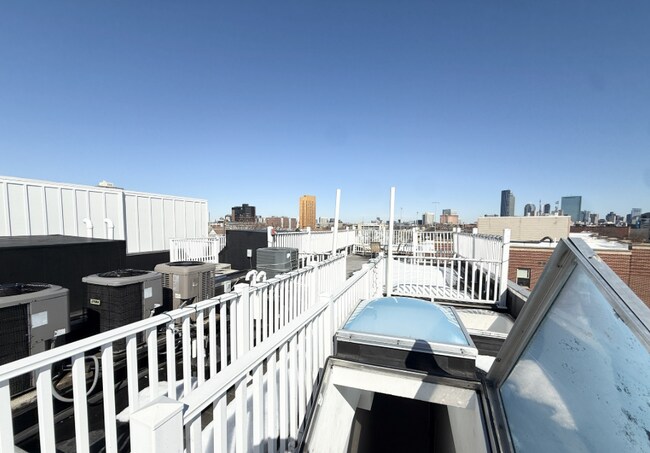 Building Photo - 1433 Tremont St