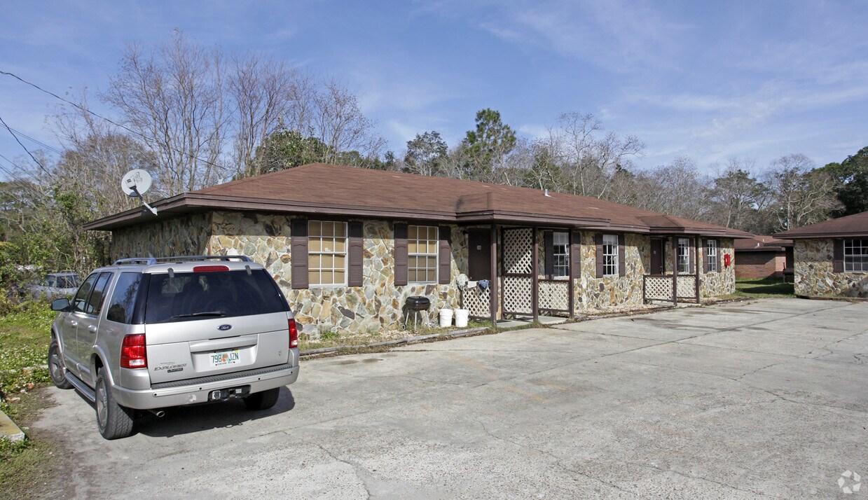 Building Photo - 2806 N Panama Ave