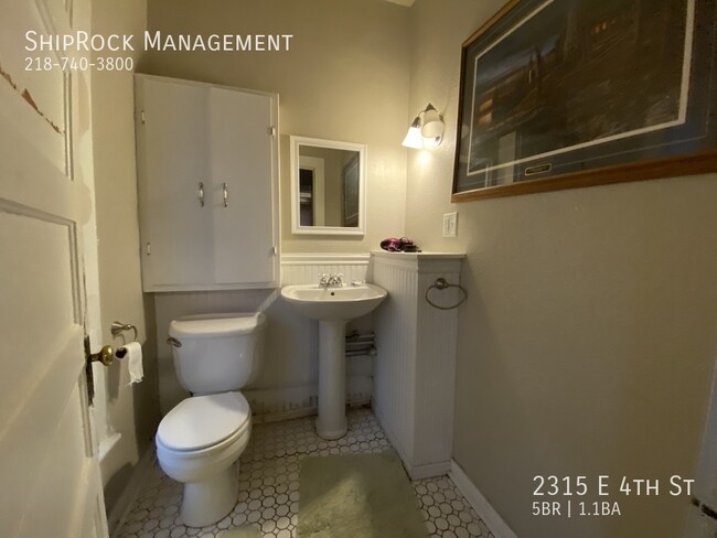 Foto del edificio - 2315 E 4th St