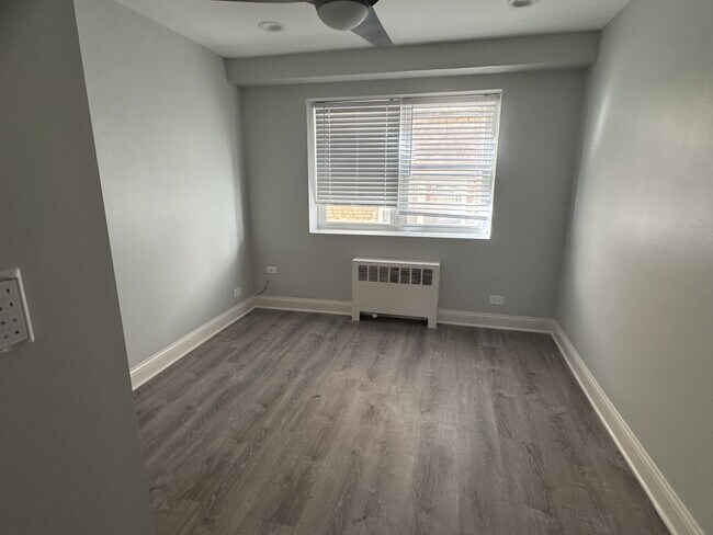 Foto del edificio - 6114 N Damen Ave