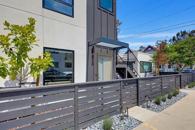 Building Photo - 426-426 Arbor Dr