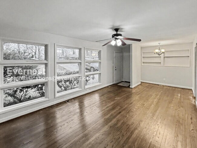 Building Photo - 4905 Scenic View Dr