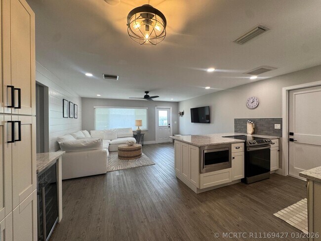 Foto del edificio - 108 SW 9th St
