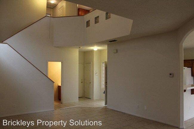 Building Photo - 3 br, 3 bath House - 7436 Peregrine Rd NE