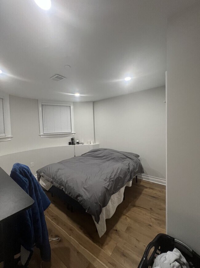 Building Photo - Great Value Brighton 4bed/2bath -Landlord ...