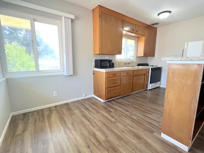 Foto del edificio - 560 Cajon St