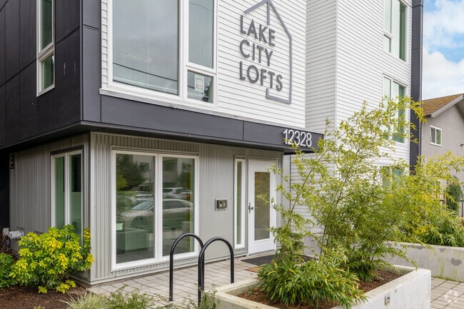 Building Photo - Lake City Lofts