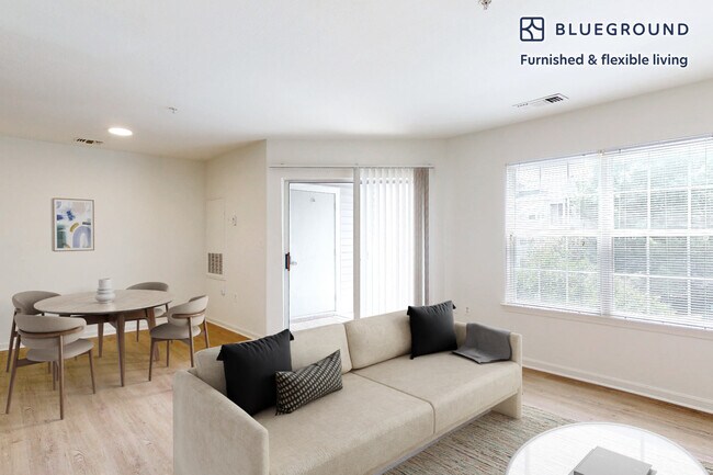 Building Photo - 1569 Onyx Dr