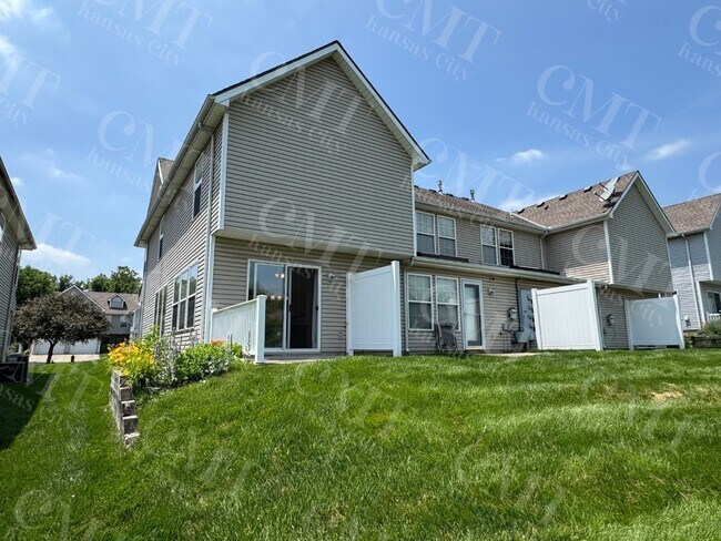 Foto del edificio - 8027 N Elmwood Ave