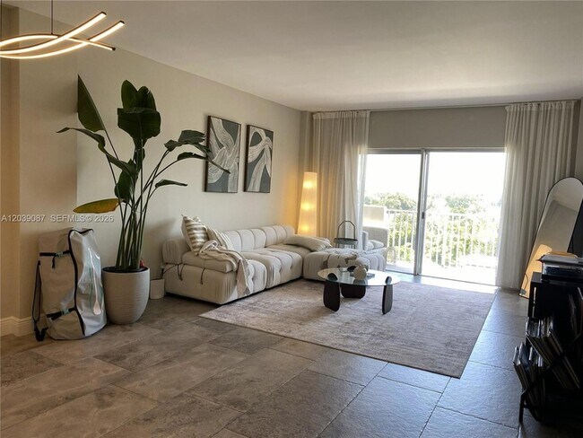 Foto del edificio - 1455 N Treasure Dr