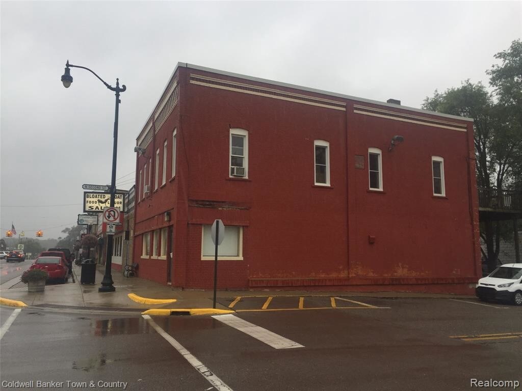 Primary Photo - 145 E Grand River Ave