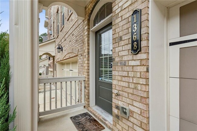 Foto del edificio - 1368 Live Oak Ln