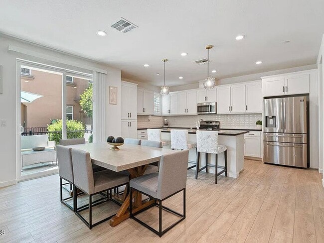 COMING SOON! 3/2.5 in Morgan Hill - COMING SOON! 3/2.5 in Morgan Hill House