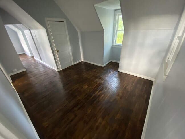 Foto del edificio - 820 E Lewis St