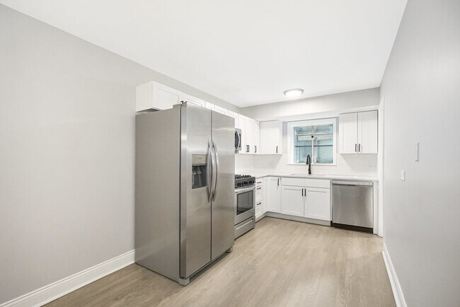 Foto del edificio - 1512 W Diversey Pky