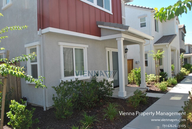 Building Photo - 3057 Pruett Dr