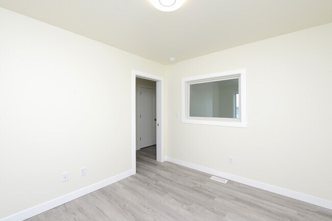 Foto del edificio - 167 Pine Ave