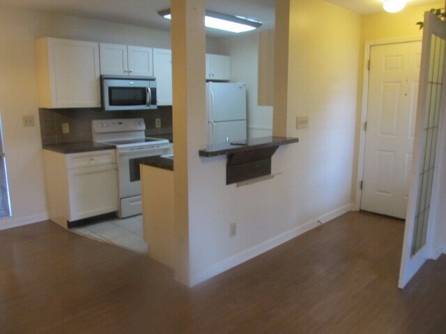 Building Photo - 8725 Chandler Dr