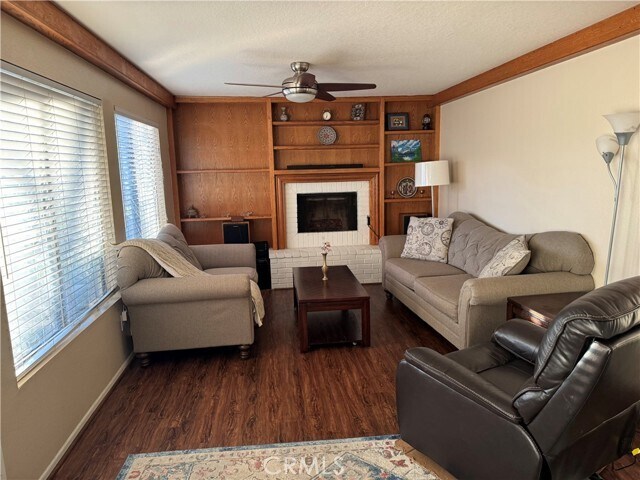 Foto del edificio - 22182 Cedar Pointe