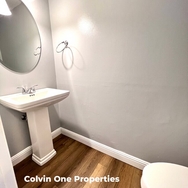 Foto del edificio - 303 E Montcastle Dr