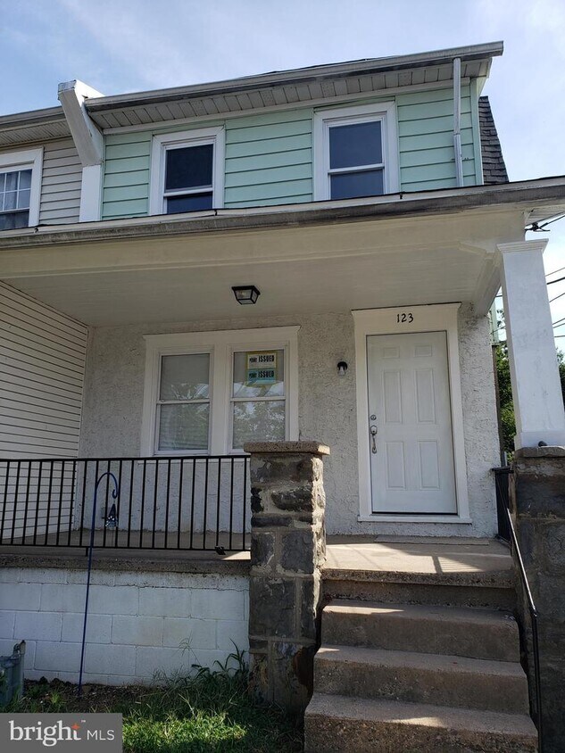 Primary Photo - 123 Primos Ave