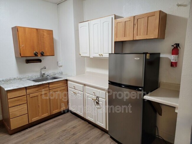 Foto del edificio - 728 SW 3rd St