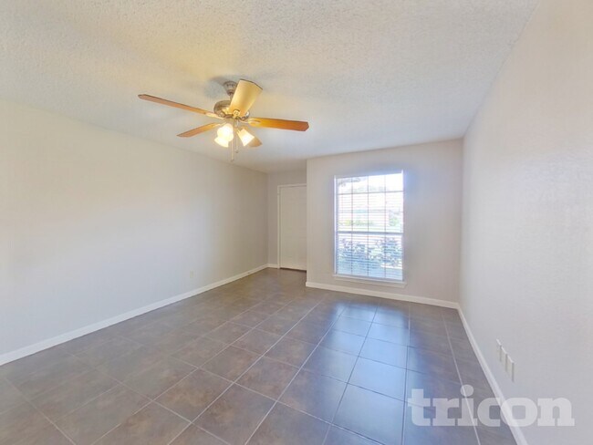 Building Photo - 4208 Middlebrook Dr