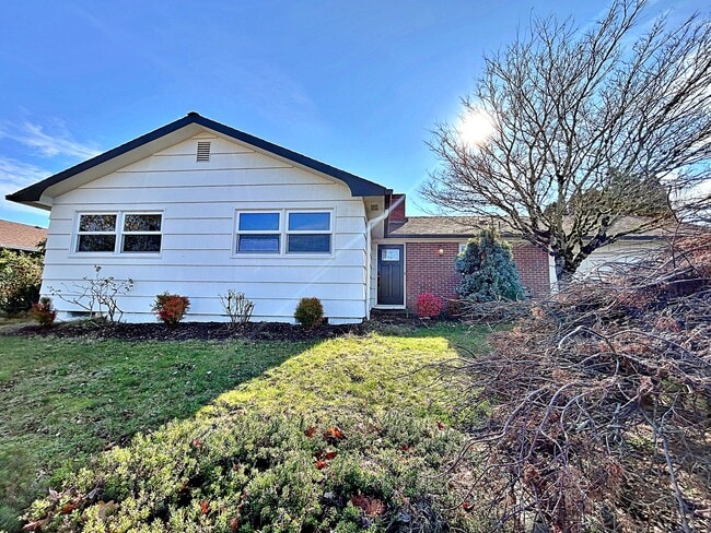 Photo - 13806 NE Fremont Ct House