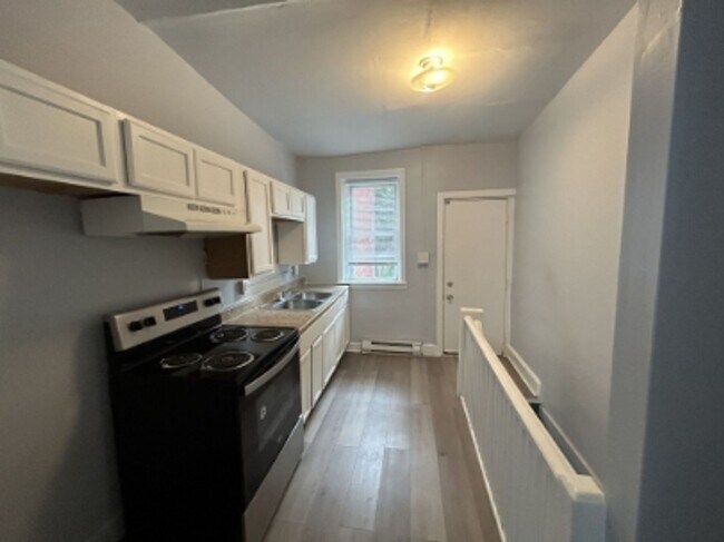 Building Photo - 430-432 Manor Street