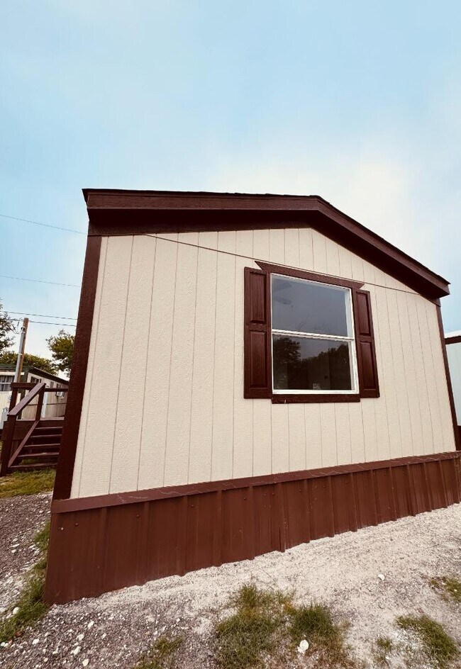 Foto del edificio - 2432 W Austin St