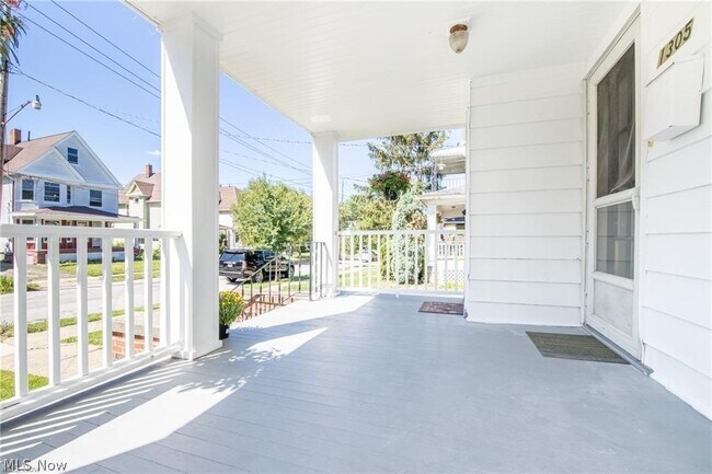 Foto del edificio - 1303 Lakeland Ave