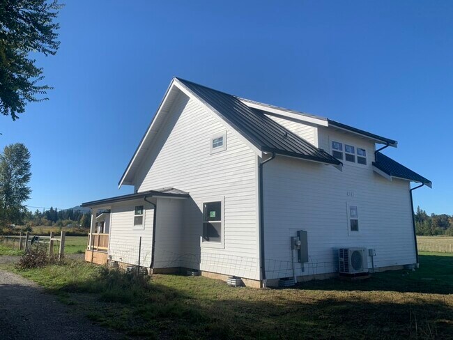 side view - 3002 E Smith Rd