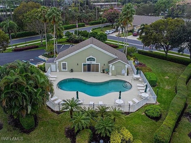 Foto del edificio - 5595 Greenwood Cir