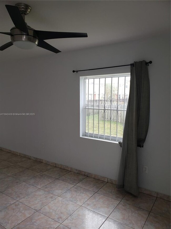 Foto del edificio - 456 NW 85th Street Rd
