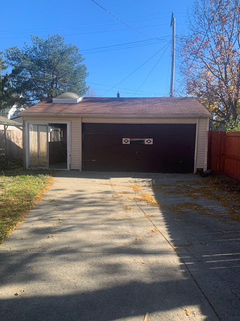 Building Photo - 2027 Bunts Rd