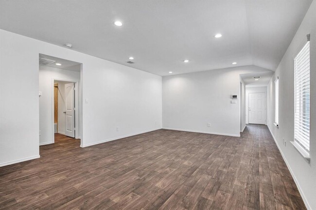 Building Photo - 2439 Moraine Vly Dr