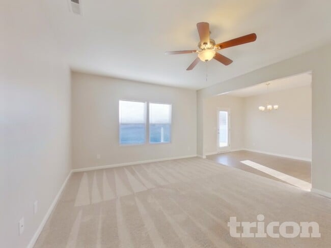 Building Photo - 178 Hidden Lakes Rd