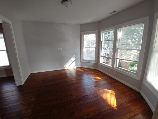 Building Photo - 28 Ingersoll Ave