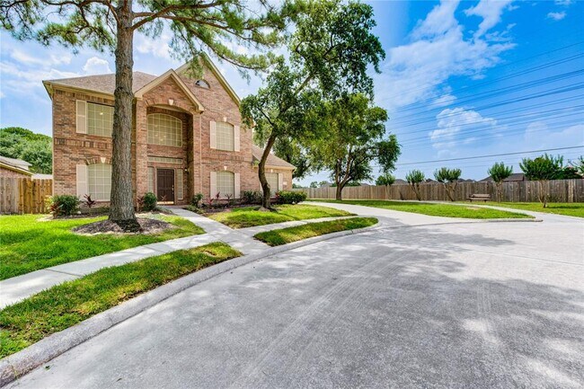 Building Photo - 15206 Garett Green Cir
