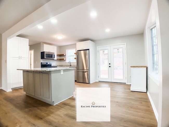 Photo - Short Walk to Downtown Greenville House