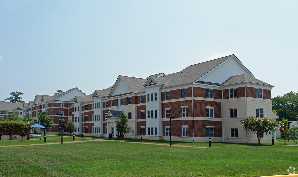 Foto del edificio - CNU Apartment Quad