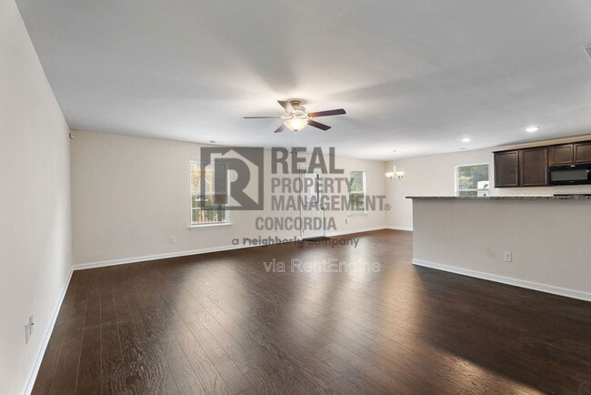 Foto del edificio - 317 Sportsman Dr