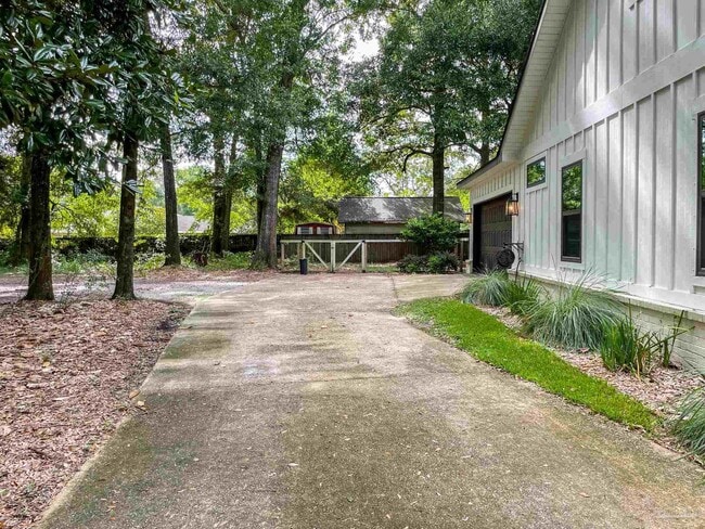 Building Photo - 4661 E Spencer Field Rd