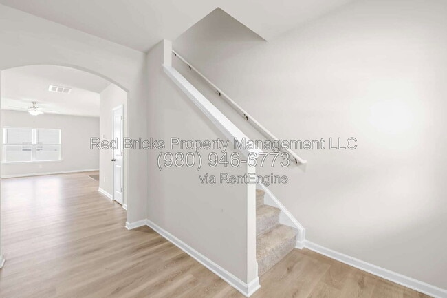 Building Photo - 7113 Stoney Wood Ln