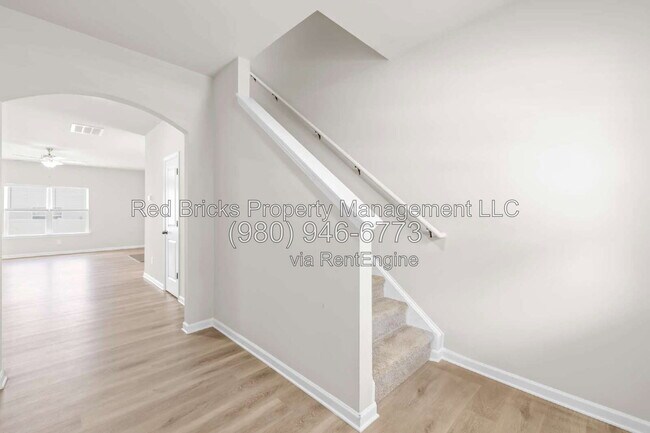 Foto del edificio - 7113 Stoney Wood Ln